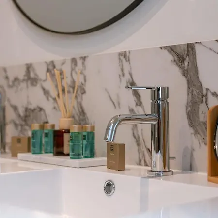 Huswell - Modern On Location In Apartment Antwerp